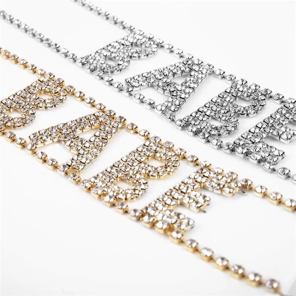 ⚜️[𝟯/$𝟯𝟴]⚜️BABE Crystal Gold Letter Choker NEW - Picture 5 of 9